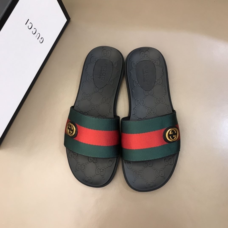 G*u*i slippers